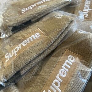 Supreme x New Era, “Dark Sand” Tonal Box Logo Beanie